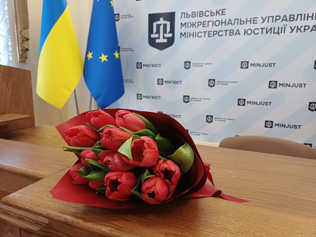 Працівники ДРАЦС отримали відзнаки з нагоди професійного свята