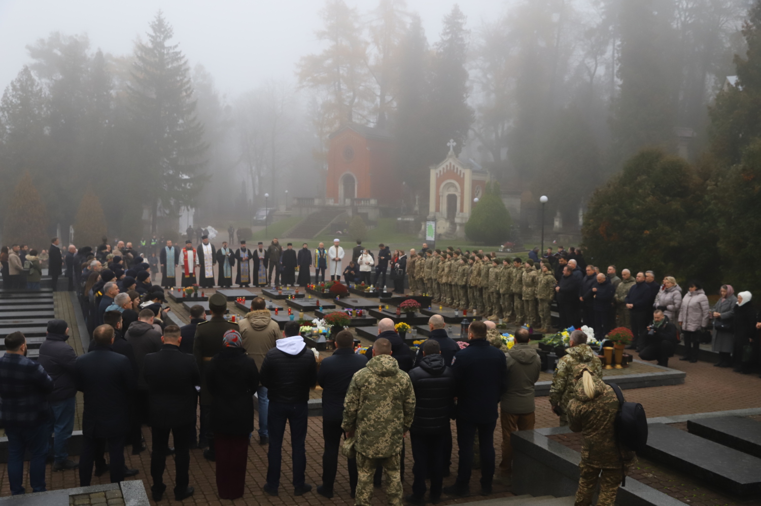 День Гідності та Свободи - вшанування полеглих Героїв